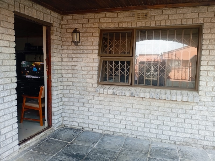 3 Bedroom Property for Sale in Ilitha Park Western Cape